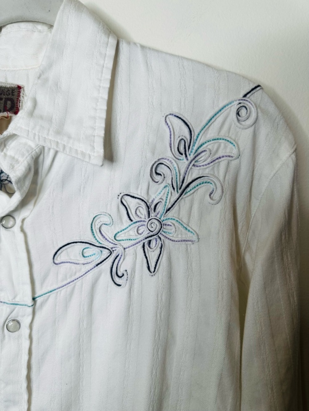 Vintage Red White Western Embroidered Snap Shirt Cowboy XL - Picture 3 of 9